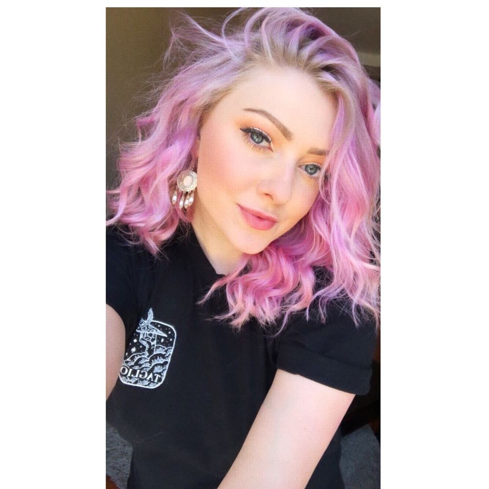 Meet your Posher, Phenix